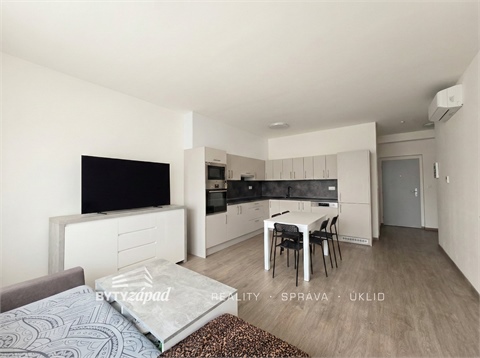 Pronájem bytu 2kk, 62 m² 0
