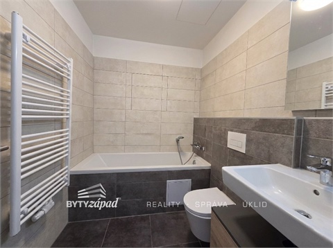 Pronájem bytu 2kk, 62 m² 8