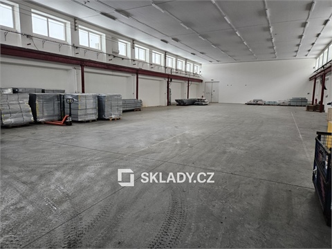 Pronájem skladu / haly, 730 m² 2