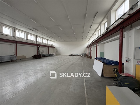 Pronájem skladu / haly, 730 m² - 2