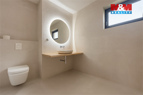 Prodej rodinného domu, 216 m² 2