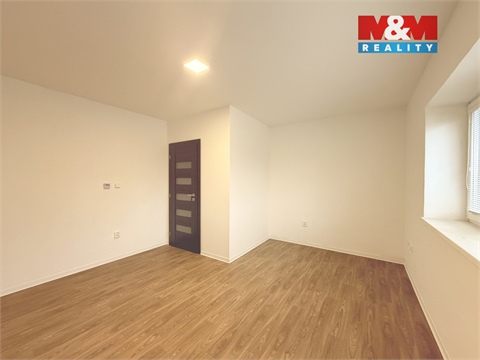 Prodej rodinného domu, 186 m² 10