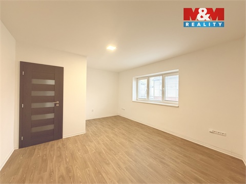 Prodej rodinného domu, 186 m² - 10