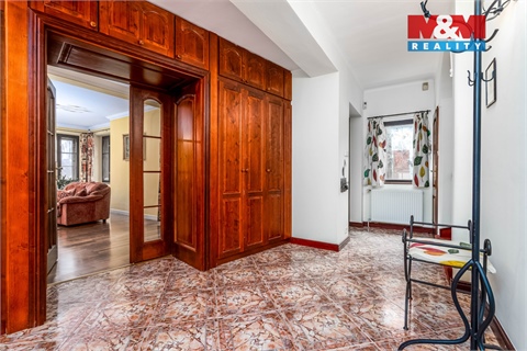 Prodej rodinného domu, 278 m² - 28