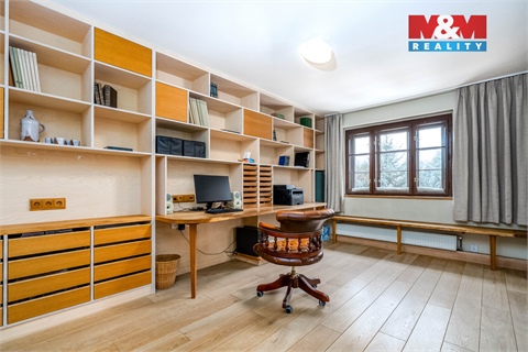 Prodej rodinného domu, 278 m² - 8