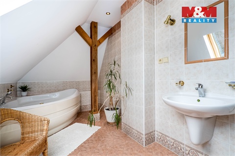 Prodej rodinného domu, 278 m² - 18