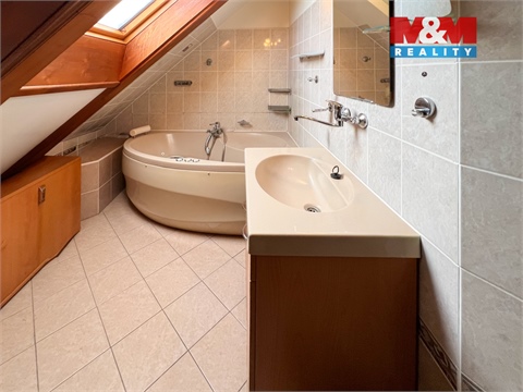 Prodej rodinného domu, 744 m² - 24