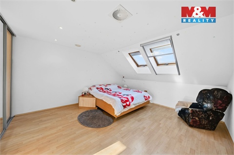 Prodej rodinného domu, 206 m² - 10