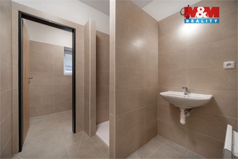 Pronájem skladu / haly, 794 m² 18