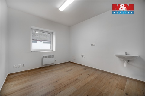 Pronájem skladu / haly, 1 582 m² - 26