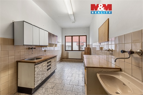 Prodej obchodních prostor, 345 m² 0