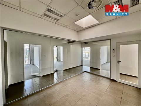 Pronájem kanceláře, 200 m² 10