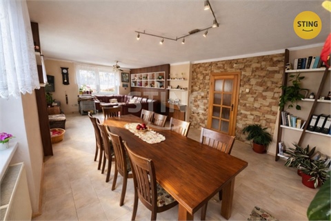 Prodej rodinného domu, 241 m² - 2