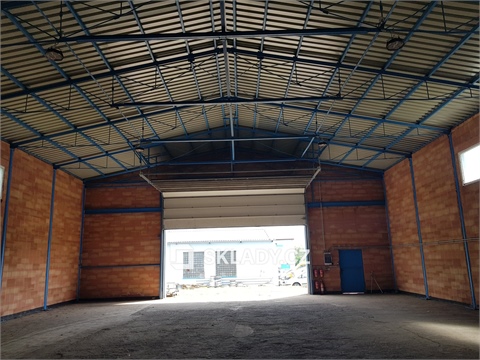 Pronájem skladu / haly, 440 m² - 0