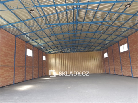 Pronájem skladu / haly, 440 m² 2