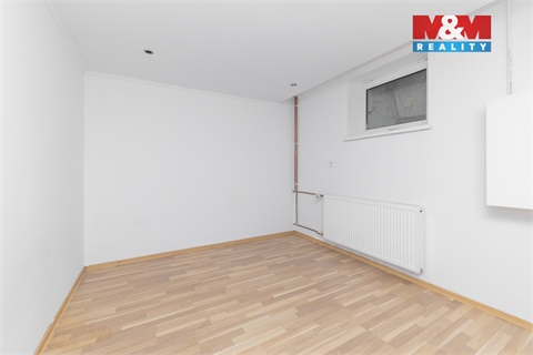 Prodej rodinného domu, 353 m² 18