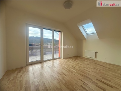 Pronájem bytu 3kk, 82 m² - 12