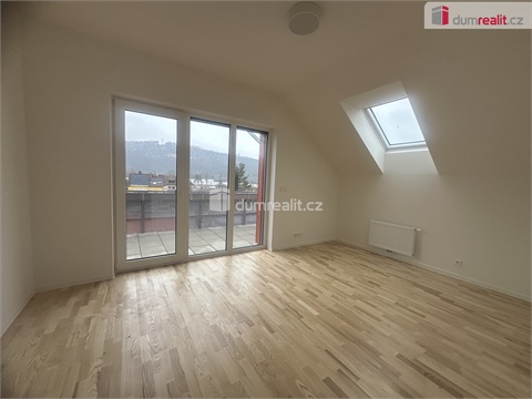 Pronájem bytu 3kk, 82 m² 2