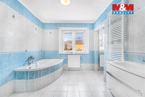 Prodej rodinného domu, 200 m² - 10