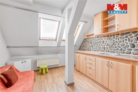 Prodej rodinného domu, 280 m² - 28