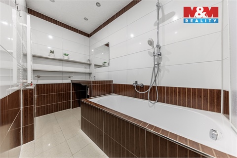 Prodej rodinného domu, 247 m² 6