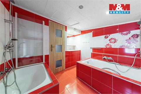 Prodej rodinného domu, 247 m² 2