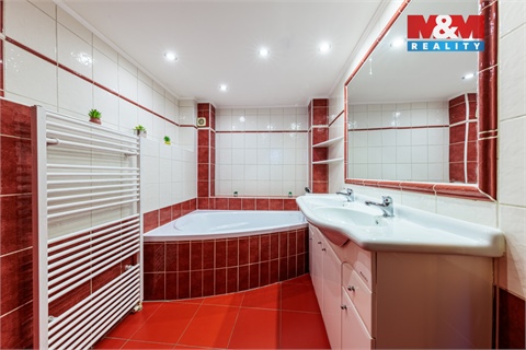 Prodej rodinného domu, 247 m² 10