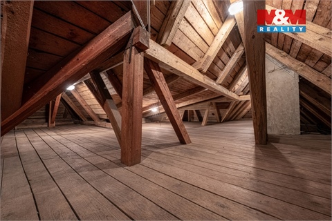 Prodej rodinného domu, 312 m² - 18