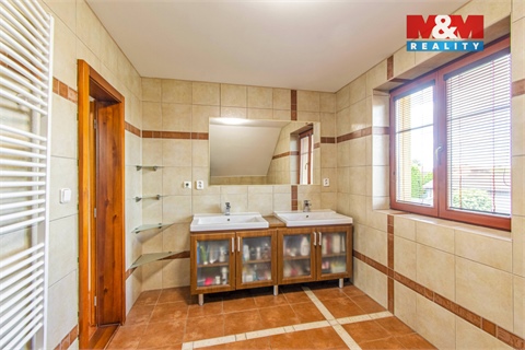 Prodej rodinného domu, 140 m² - 24