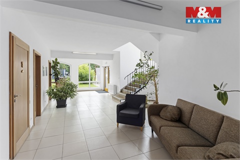 Prodej rodinného domu, 1 100 m² - 2