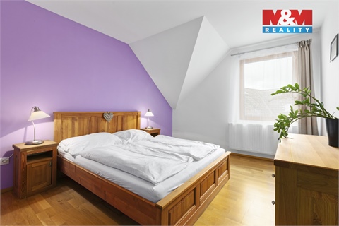 Prodej rodinného domu, 1 100 m² 2