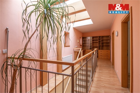 Prodej rodinného domu, 285 m² - 16