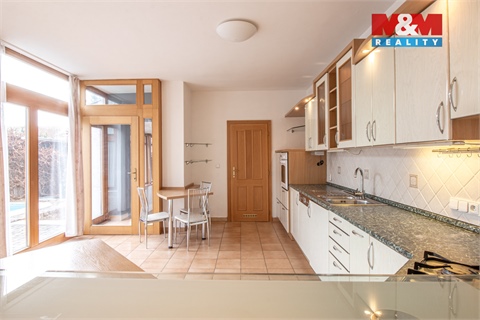 Prodej rodinného domu, 285 m² 6