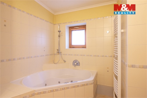 Prodej rodinného domu, 285 m² 22