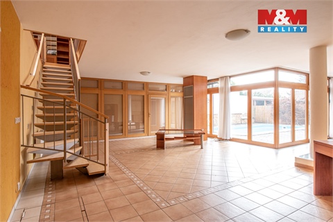 Prodej rodinného domu, 285 m² 2