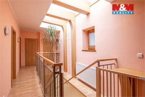 Prodej rodinného domu, 285 m² 16