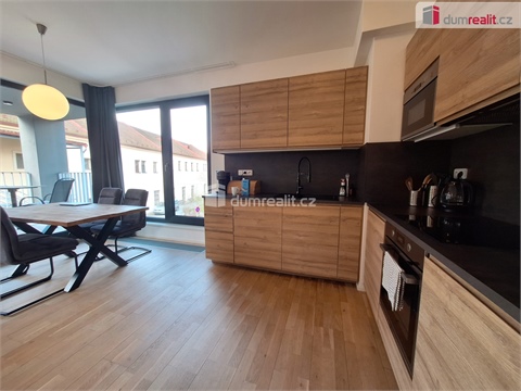 Pronájem bytu 3kk, 104 m² - 2