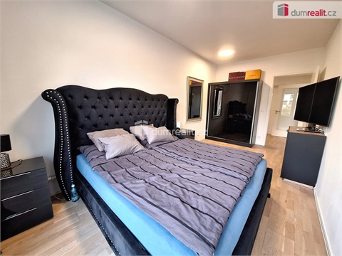 Pronájem bytu 3kk, 104 m² 28