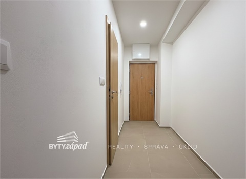 Pronájem bytu 2kk, 54 m² 8