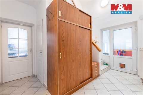 Prodej rodinného domu, 229 m² - 8