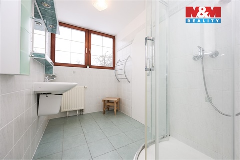 Pronájem rodinného domu, 262 m² 22