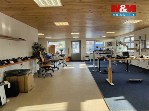 Prodej obchodních prostor, 972 m² 2