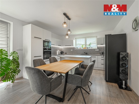 Pronájem rodinného domu, 121 m² - 0