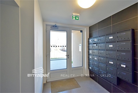 Pronájem bytu 2kk, 57 m² 12