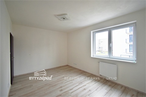 Pronájem bytu 2kk, 57 m² - 2