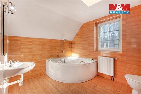 Prodej rodinného domu, 271 m² 8