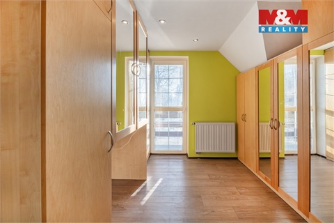 Prodej rodinného domu, 271 m² - 6