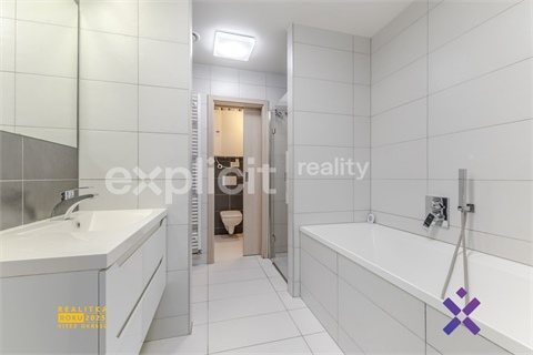 Pronájem obchodních prostor, 107 m² - 4