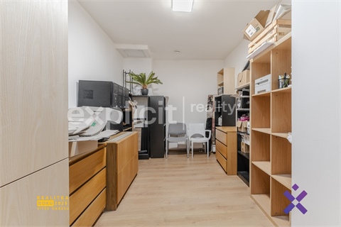 Pronájem obchodních prostor, 107 m² - 2