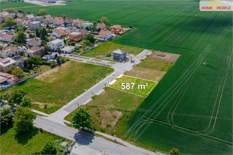 Prodej stavebního pozemku, 587 m² 0